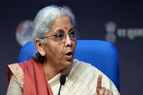 भारत में आर्थिक विकास दर को 8 प्रतिशत से ऊपर ले जाने के हो रहे हैं प्रयास