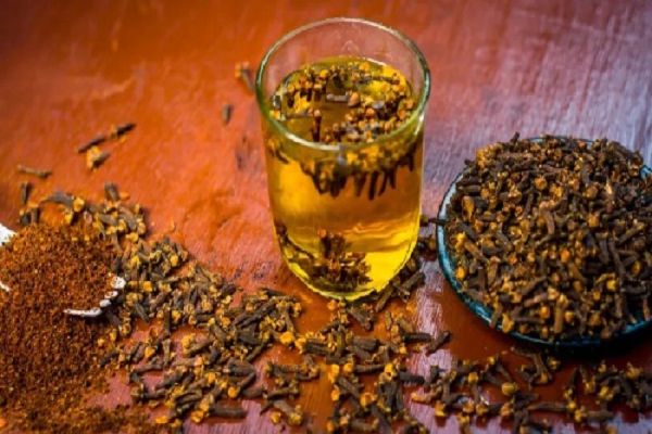 लौंग का पानी पीने का सही समय और तरीका