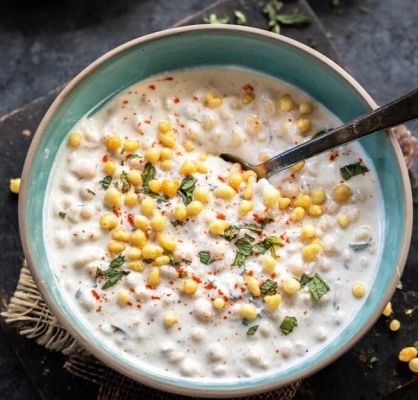 दही और मखाने से बनाएं क्रीमी और क्रंची रायता