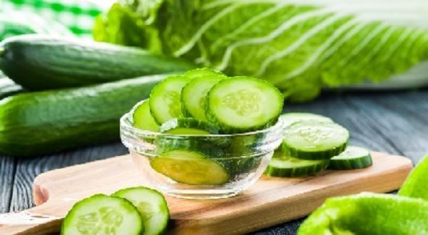 खीरा खाएं, रहें फिट: गर्मी में शरीर को ठंडा और हाइड्रेट रखने का आसान तरीका