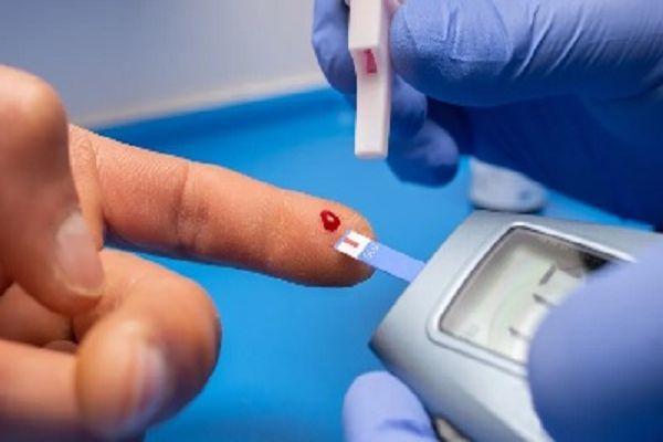 शरीर में दिखने लगें ये 5 बदलाव तो हो जाएं सावधान