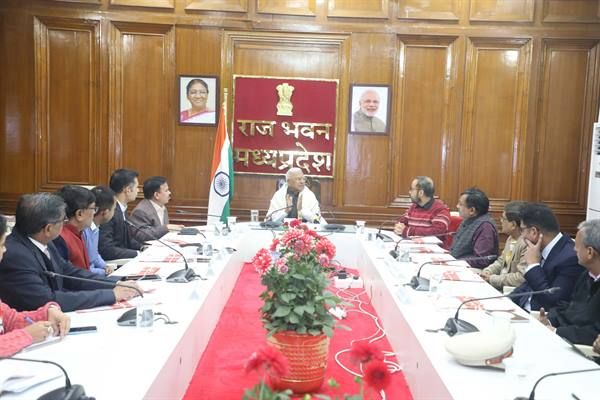 राज्यपाल श्री पटेल ने गणतंत्र दिवस कार्यक्रम की व्यवस्थाओं के लिये की बैठक