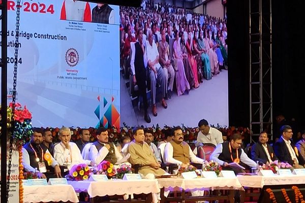 इंडियन रोड कांग्रेस सेमिनार का केंद्रीय मंत्री गडकरी ने किया शुभारंभ, सड़क व सेतु निर्माण की तकनीकों पर दो दिन होगा मंथन