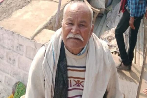 सुसाइड नोट लिखकर बुजुर्ग ने लगा ली फांसी... पुलिस उलझी, हत्&zwj;या या आत्&zwj;महत्&zwj;या