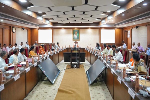 1 लाख लोगों को सरकारी नौकरी, नाबालिग दुष्कर्म पीड़िता के रहने-खाने की व्यवस्था