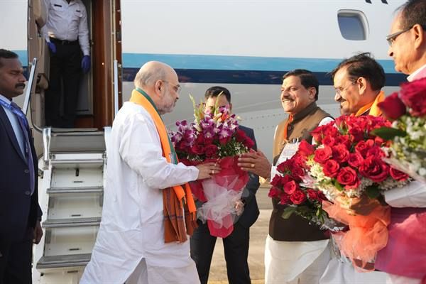 केंद्रीय गृह मंत्री श्री शाह के भोपाल आगमन पर मुख्यमंत्री डॉ. यादव ने स्वागत किया एवं विदाई भी दी