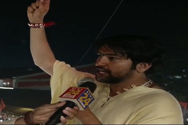 कांग्रेस विधायक ने धीरेंद्र शास्त्री की &lsquo;हिंदू एकता यात्रा&rsquo; को बताया बीजेपी प्रायोजित, BJP प्रवक्ता बोले- दिग्विजय के बेटे जयवर्धन कैसे शामिल हुए