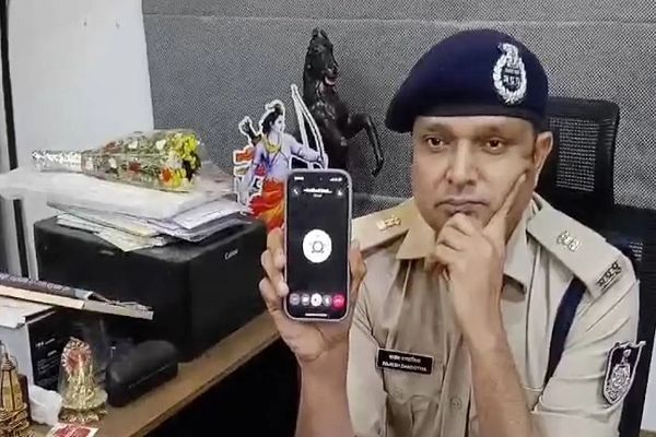 इंदौर एडीशनल डीसीपी राजेश दंडोतिया के पास आया साइबर ठग का कॉल, कहा- दो घंटे में बंद हो जाएगा आपका बैंक अकाउंट..।