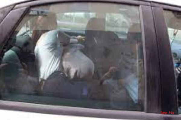 उज्जैन में हैवानियत की हदें पार: चलती कार में नाबालिग से गैंगरेप, दरिंदों ने मुंह दबाकर बारी-बारी से लूटी अस्मत, फिर सड़क पर फेंककर भाग निकले