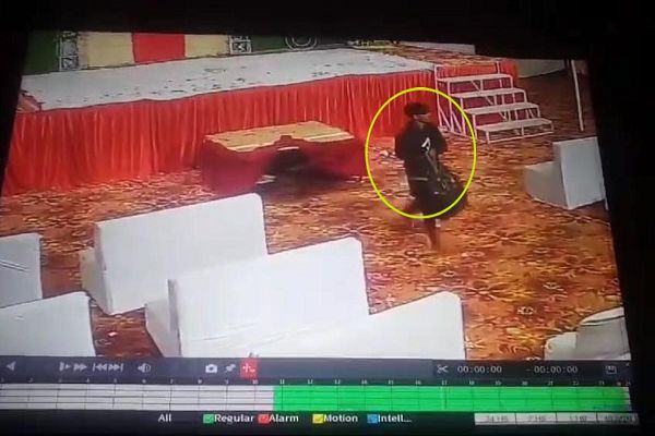 नजर हटी दुर्घटना घटी: मैरिज गार्डन से चोर ने पार किया फोटोग्राफर का 2 बैग, पुलिस ने घर जाकर दबोचा