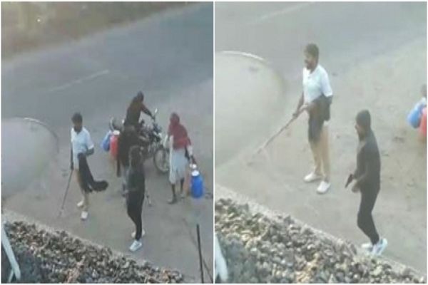 पुरानी रंजिश को लेकर आपस में भिड़े दो गुट: जमकर चले लाठी-डंडे, पिस्टल लहराते 