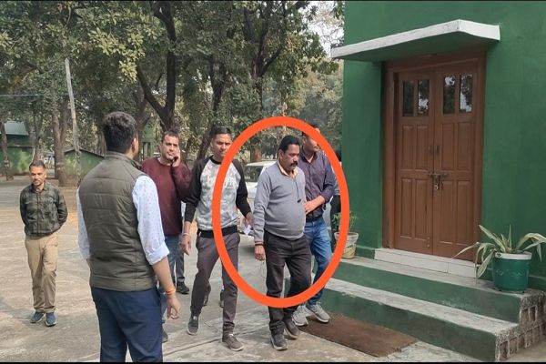 लोकायुक्त की बड़ी कार्रवाई: 10 हजार की रिश्वत लेते पंचायत सचिव धराया, बिल पास कराने के एवज में मांग रहा था घूस 