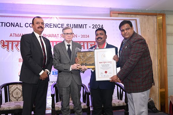  गिरीश  शर्मा भारत भूषण  राष्ट्रीय अवार्ड 2024  से  सम्मानित 