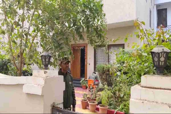 सौरभ शर्मा के साथी के घर ED का छापा, CRPF जवानों के साथ बड़ौदा कोठी पहुंचे अफसर