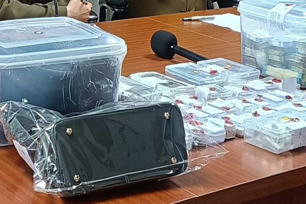 लाखों की चोरी करने के बाद खुद सोच में पड़ गए चोर, इतने रुपयों का क्&zwj;या करें! पहली बाद देखा इतना पैसा