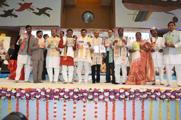 आचार्य विद्यासागर महाराज का बनेगा स्मृति स्थल, CM डॉ. मोहन यादव ने की घोषणा, 25 किताबों का भी किया विमोचन