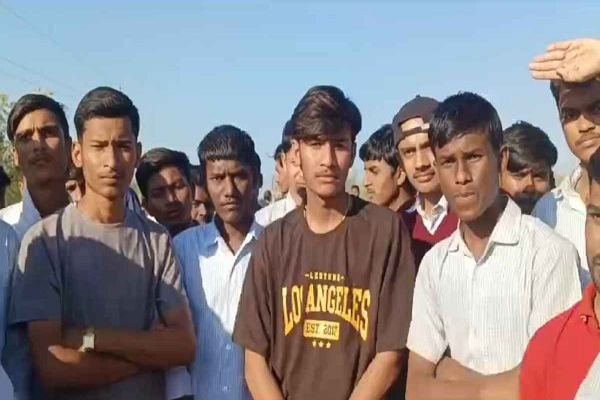 नवोदय कैंपस में घुसे असामाजिक तत्वों ने की छात्रों से मारपीटः सुरक्षा व्यवस्था पर उठे सवाल, स्टूडेंट्स ने की कार्रवाई की मांग