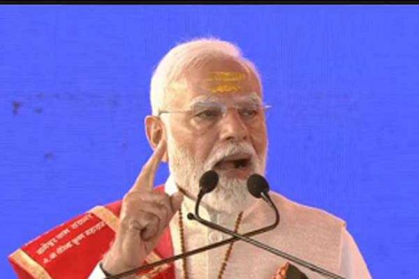 छुआछूत की बीमारी नहीं कैंसर, बस रहें इसके प्रति जागरुक : मोदी