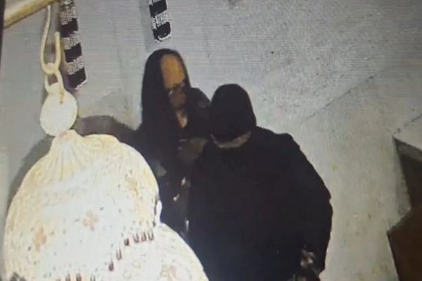 धार के मनावर में जैन मंदिर में चोरी, 20 किलो चांदी का सामान और दानपेटी भी ले गए