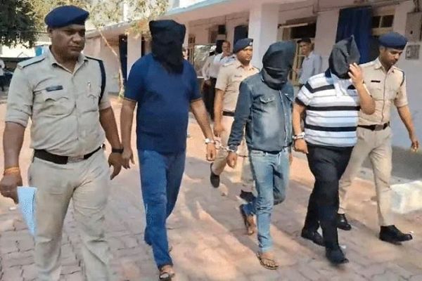 जबलपुर में फर्जी खाते खुलवाकर लाखों रुपए का लेनदेन करने वाले गिरोह के 3 सदस्य गिरफ्तार, दिल्ली से होता था कारोबार