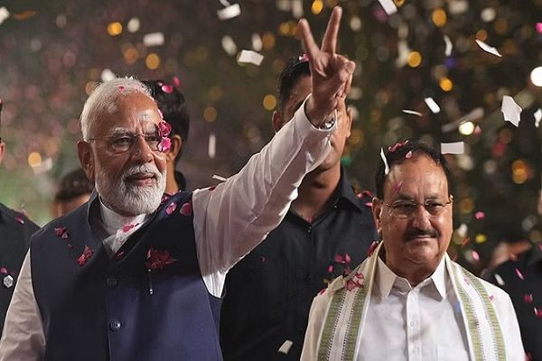 इस दिन पीएम पद की शपथ ले सकते हैं नरेंद्र मोदी, समारोह की तारीख में बदलाव.