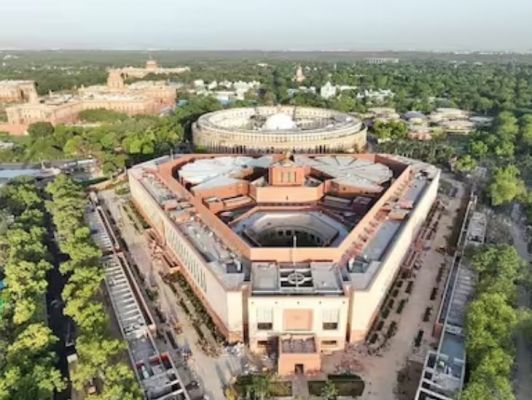 संसद भवन में घुसपैठ की कोशिश : तीन संदिग्ध पकड़ाए...