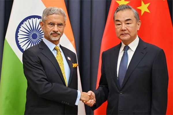  जयशंकर ने मुलाकात की कजाकिस्तान में चीनी विदेश मंत्री वांग यी से 