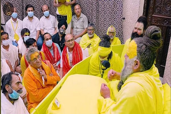 हाथरस की घटना के बाद संत प्रेमानंद ने बंद की रात्रि की पदयात्रा