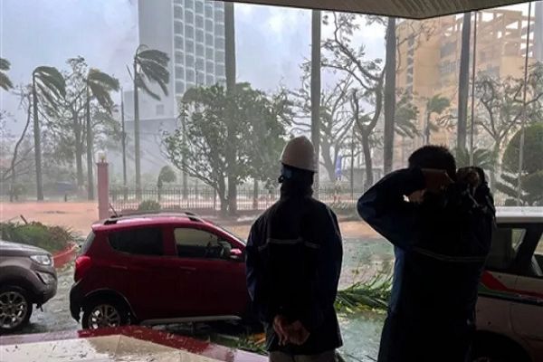 चीन में 'यागी' तूफान से हाहाकार, दो की मौत और 92 लोग घायल; रेड अलर्ट जारी