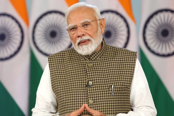 देश में धूमधाम से मनाया जा रहा ईद का त्यौहार, पीएम मोदी ने दी बधाई