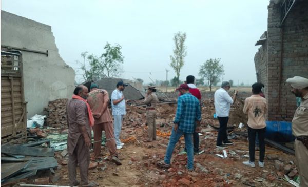 पटाखा फैक्ट्री में विस्फोट, 4 की मौत, 20 से अधिक घायल