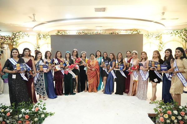 नागपुर में सुपर मॉम क्राउन सीजन 5 किड्स फैशन आइकन' को मिली जबरदस्त प्रतिक्रिया
