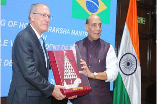 रक्षा उद्योग के क्षेत्र में एक दूसरे का सहयोग करेंगे भारत और ब्राजील