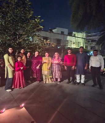  सिटी ऑफ ड्रीम्स में 11 हजार दीपकों से जगमगाई दिवाली &mdash; प्रेम, एकता और प्रकाश का अद्भुत संदेश