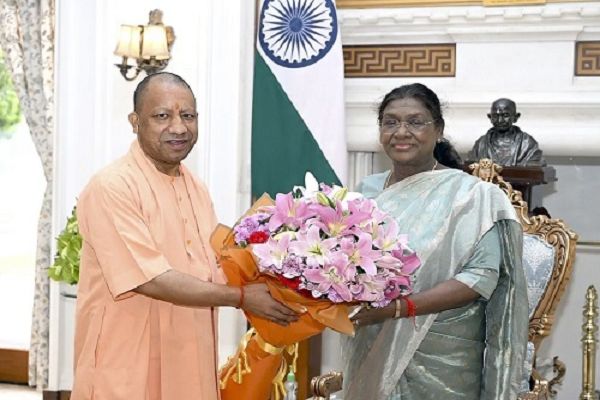 सीएम योगी ने राष्ट्रपति मुर्मू, उपराष्ट्रपति राधाकृष्णन और PM मोदी से की मुलाकात