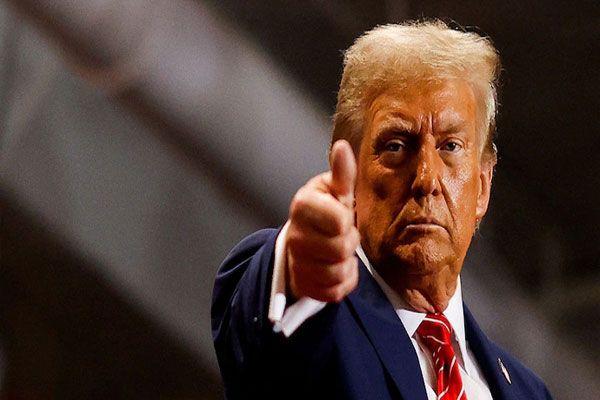 ट्रंप ने विज्ञापन विवाद को लेकर कनाडा पर 10 प्रतिशत अतिरिक्त टैरिफ लगाया