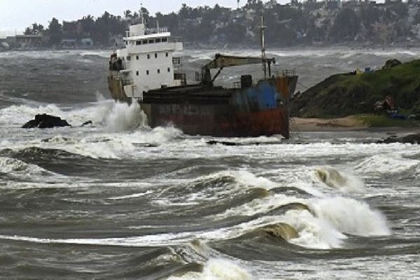 भीषण चक्रवात 'मोंथा' आंध्र तट से टकराया, ओडिशा में हुई भारी बारिश से तबाही