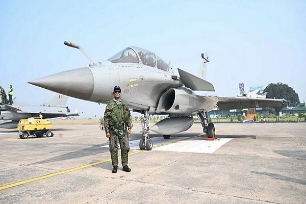 राष्ट्रपति मुर्मू ने राफेल में भरी उड़ान, कहा- अविस्मरणीय अनुभव