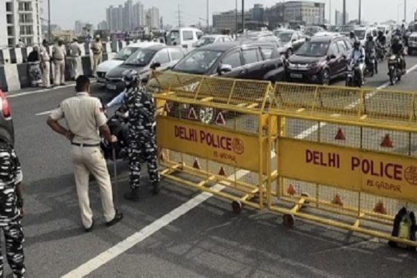 दिल्ली में बाहरी पुराने और गैर-बीएस-वीआई ट्रक और मालवाहक बंद