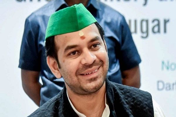 तेज प्रताप यादव ने जनशक्ति जनता दल का पोस्टर लॉन्च किया