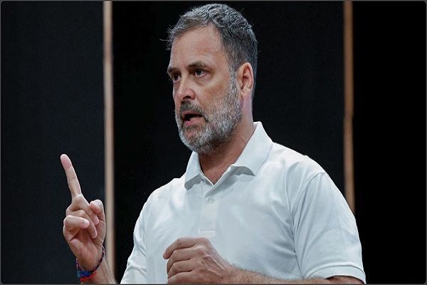 हरियाणा में हर आठ में से एक वोटर नकली है : राहुल