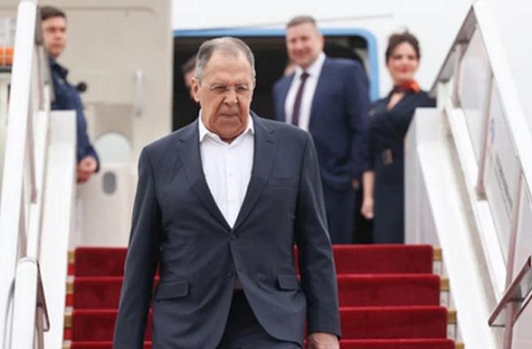 रूसी विदेश मंत्री लावरोव दो दिवसीय दौरे पर चीन पहुंचे