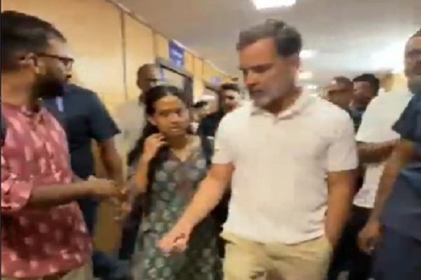 अस्पताल पहुंचे राहुल प्रियंका, घायल प्रदर्शनकारियों का जाना हाल, कांग्रेस ने की पीएम मोदी से माफी की मांग