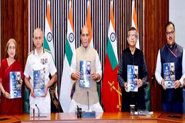 रक्षा मंत्री ने तटरक्षक बल के लिए दो बड़े नीति सुधारों की घोषणा की