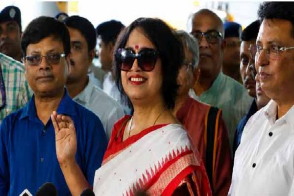 लेखिका तस्लीमा नसरीन 19 साल बाद लौटीं कोलकाता