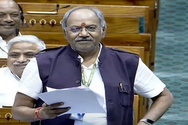 सांसद बृजमोहन ने उठाई मरीजों की आवाज, डिजिटल टोकन व्यवस्था को प्रभावी बनाने पर जोर