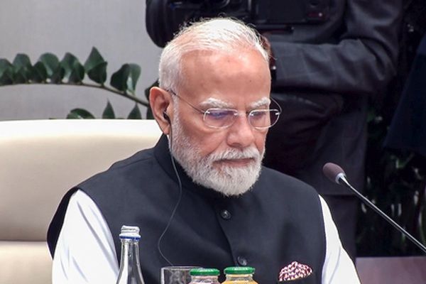 SCO समिट में PM मोदी का आतंकवाद पर प्रहार, शहबाज शरीफ के सामने दिया कड़ा संदेश