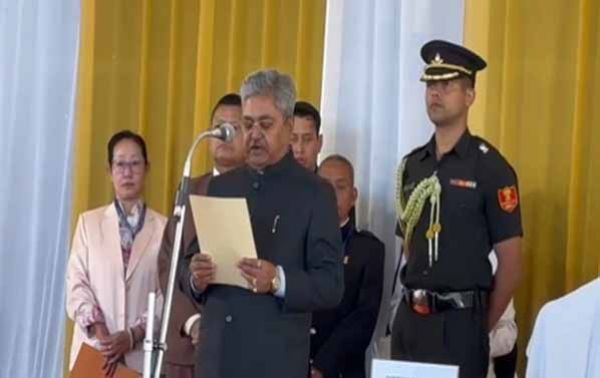 सिक्किम के नवनियुक्त राज्यपाल दुष्यंत कुमार गौतम ने ली शपथ